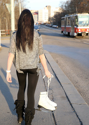 18 year old female boxer Sabrina Blond covers up her naked tits